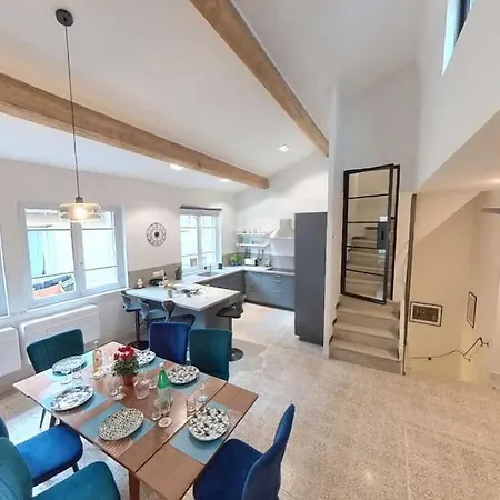 Ferienhaus Maison Mazuc- Townhouse With Terrace