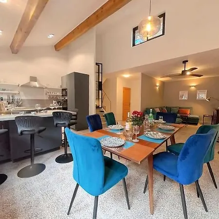 Ferienhaus Maison Mazuc- Townhouse With Terrace