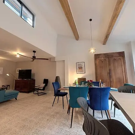 Maison Mazuc- Townhouse With Terrace Ferienhaus