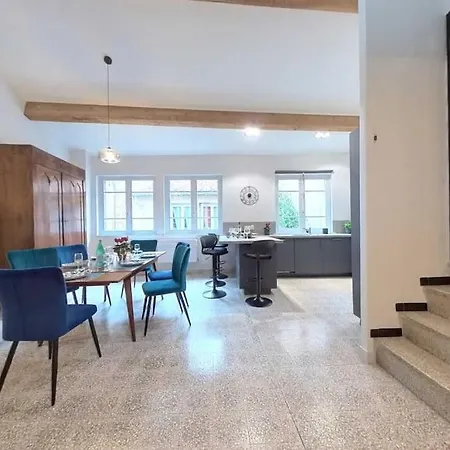 Maison Mazuc- Townhouse With Terrace Ferienhaus Pézenas